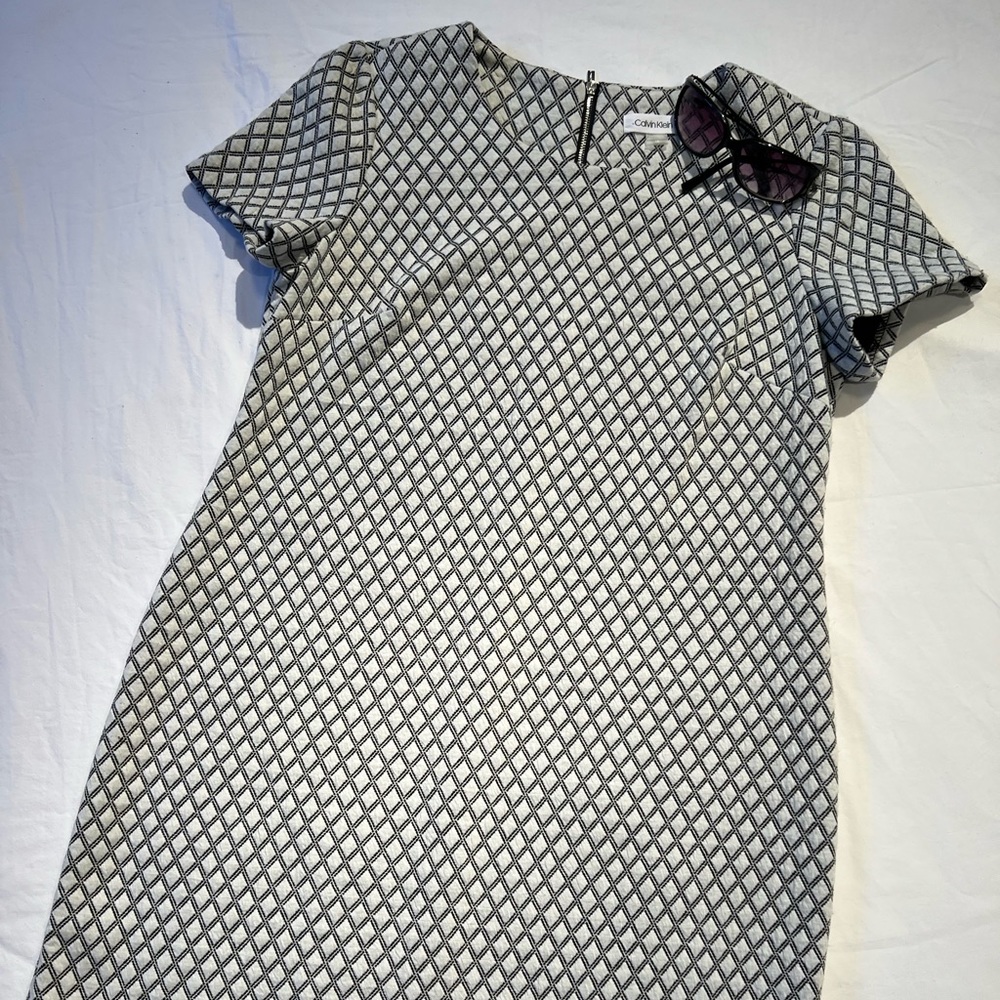 Calvin Klein Black and White Shift Dress Sz 14